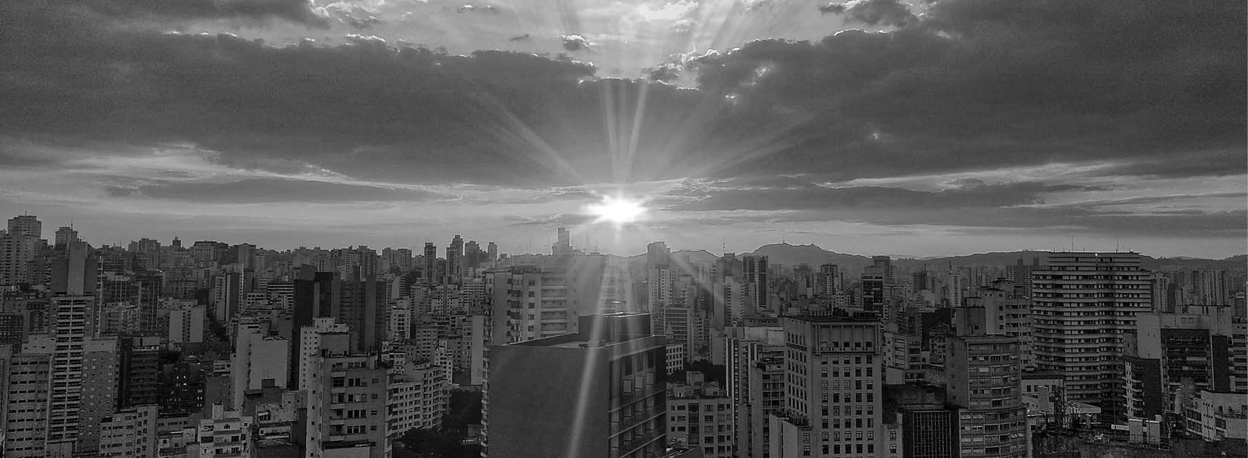 The sunset at the skyline in S o Paulo